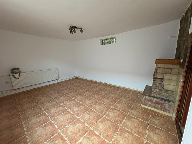 Casă individuală cu 6 camere cu Canalizare în Coiciu