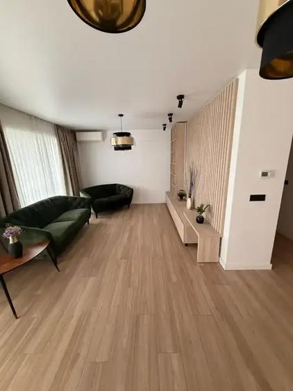 Penthouse cu 3 camere decomandat, mobilat în Berceni