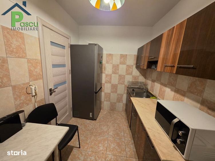 Apartament cu 3 camere decomandat, mobilat în Giurgiului