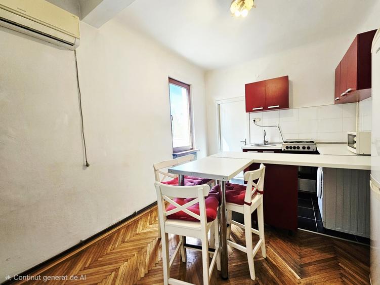 Apartament cu 3 camere semidecomandat în Dorobanți
