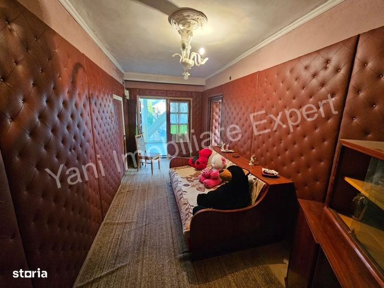 Casă cu 4 camere cu Teren 4050 Mp în Tutana