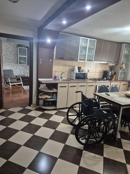Apartament cu 3 camere în Rovine