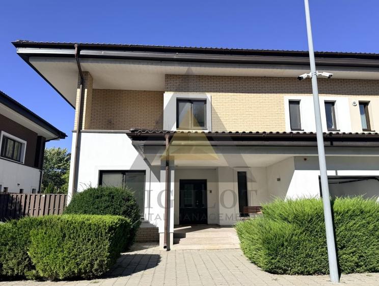Duplex cu 10 camere cu Canalizare în Pipera