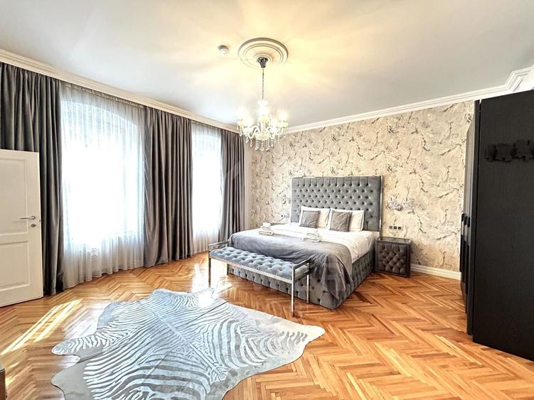 Apartament cu 4 camere decomandat în Central