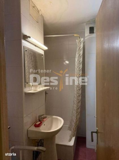Apartament cu 4 camere decomandat în Rahova