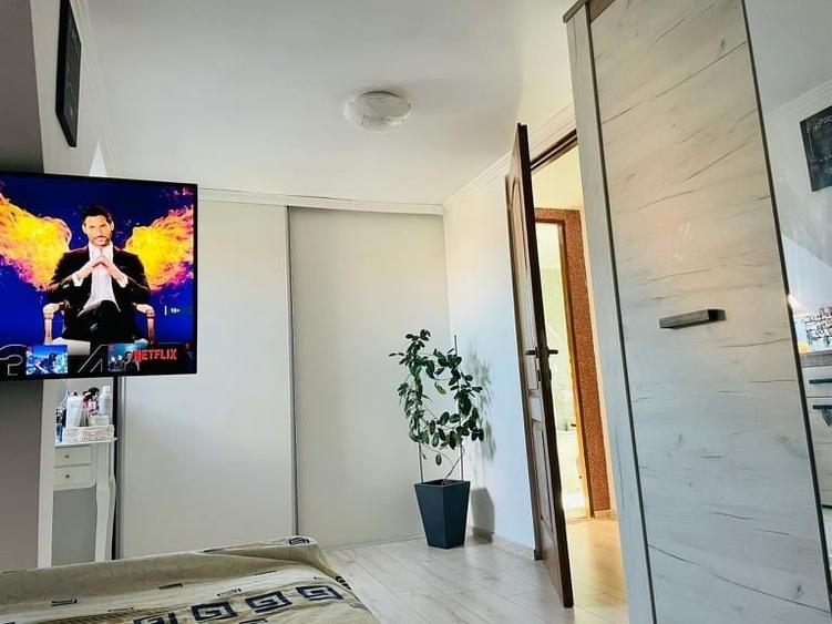 Apartament cu 3 camere semidecomandat în Central