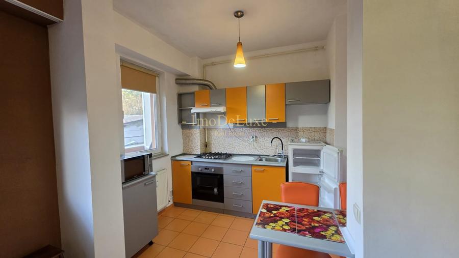 Apartament cu 2 camere semidecomandat, mobilat în Mărăști