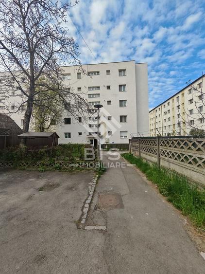Apartament cu 2 camere semidecomandat în Decebal