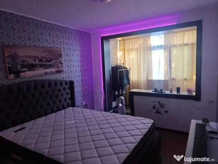 Apartament cu 3 camere semidecomandat în Titan