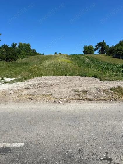 Teren de 696 mp, în Răcăștia