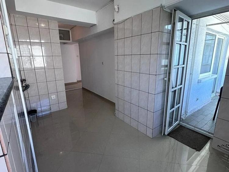 Apartament cu 4 camere decomandat în Decebal