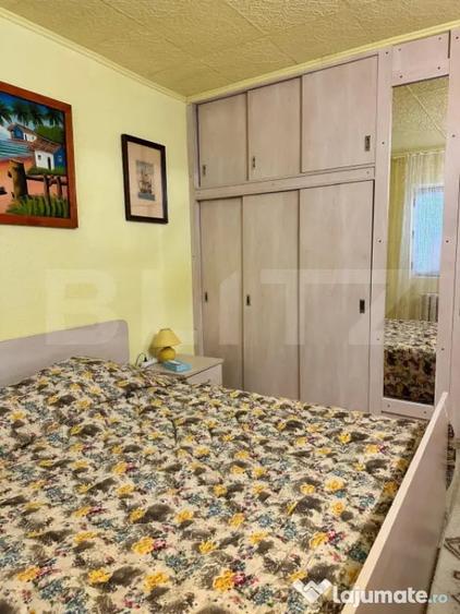 Apartament cu 4 camere decomandat în Central