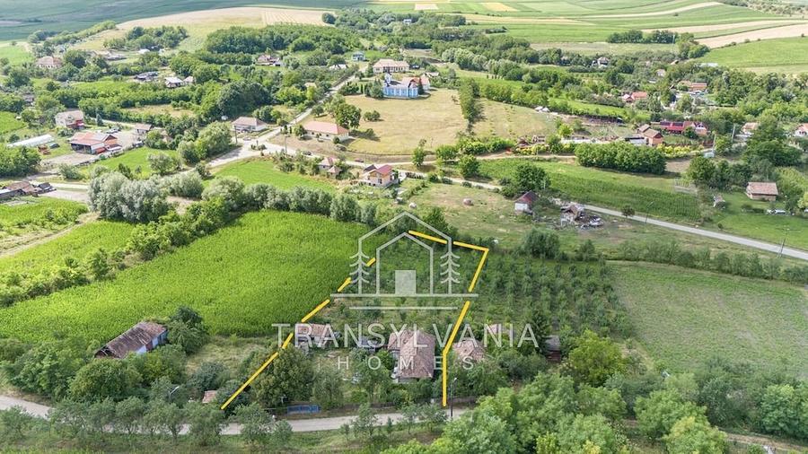 Casă cu Teren 2560 Mp în Sâmboleni
