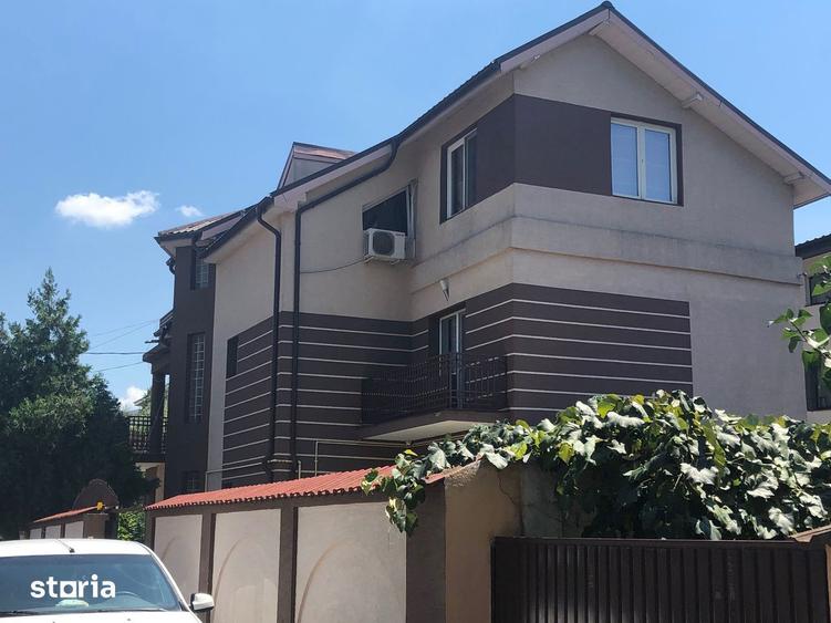 Casă cu 7 camere cu Teren 480 Mp în Apărătorii Patriei