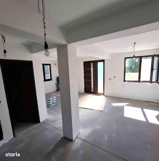 Casă cu 4 camere cu Teren 240 Mp în Câmpineanca