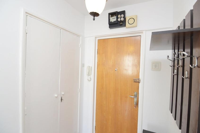 Apartament cu 2 camere decomandat în Lacul Tei