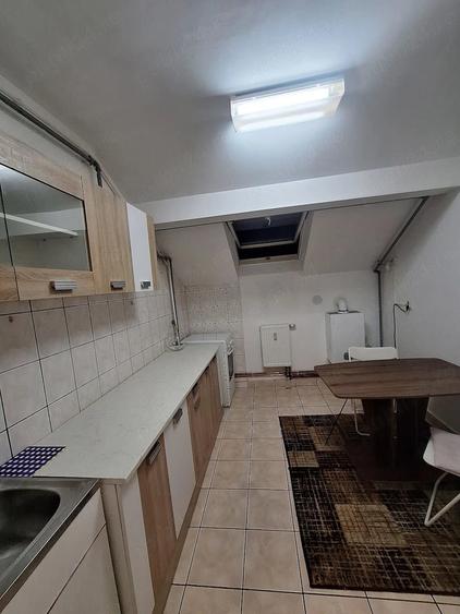 Garsonieră decomandată în Central
