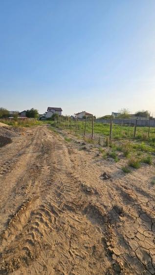 Teren Construcții intravilan de 1300 mp, în Căldăraru