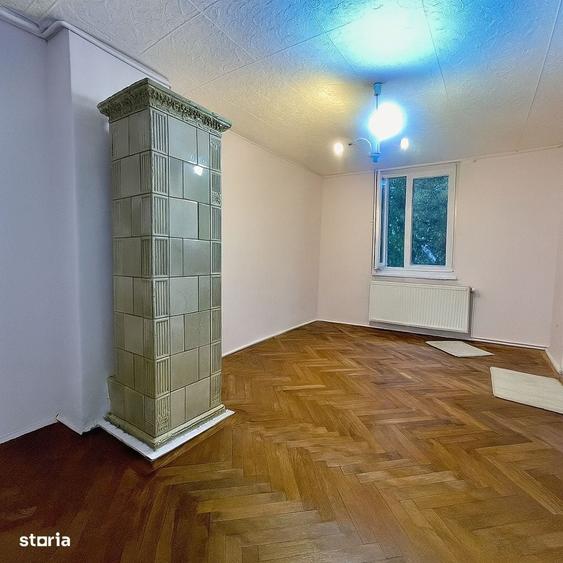 Casă cu 2 camere semidecomandat în Calea Victoriei