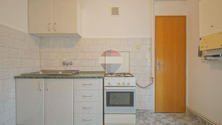 Apartament cu 3 camere decomandat în Gemenii