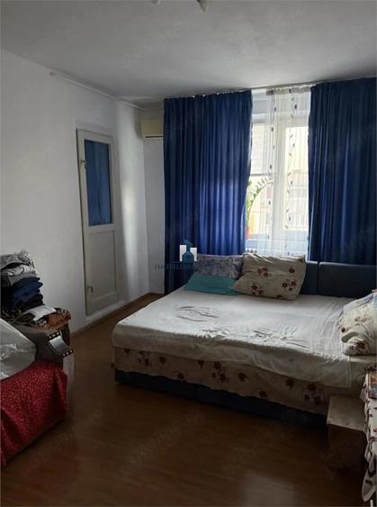 Apartament cu 3 camere decomandat în Eroii Revoluției