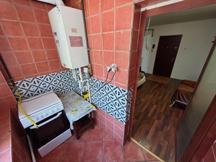 Apartament cu 2 camere decomandat în CET