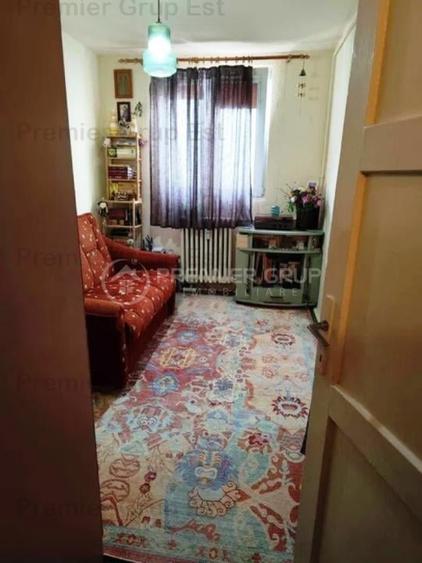 Apartament cu 3 camere nedecomandat în Tătărași