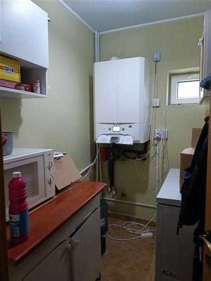 Casă individuală cu 5 camere cu Canalizare în Central