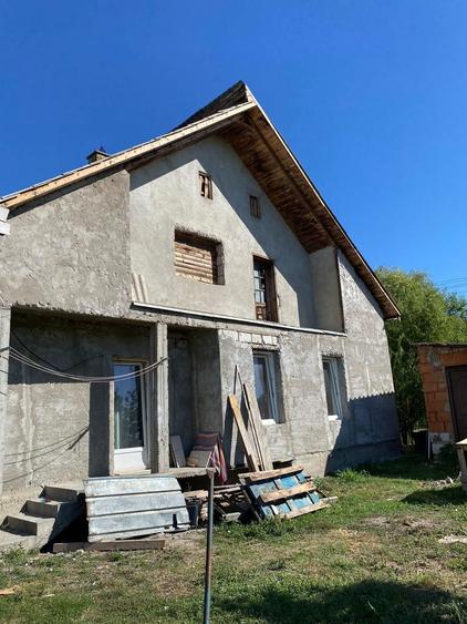 Casă cu 4 camere în Beregsău Mare