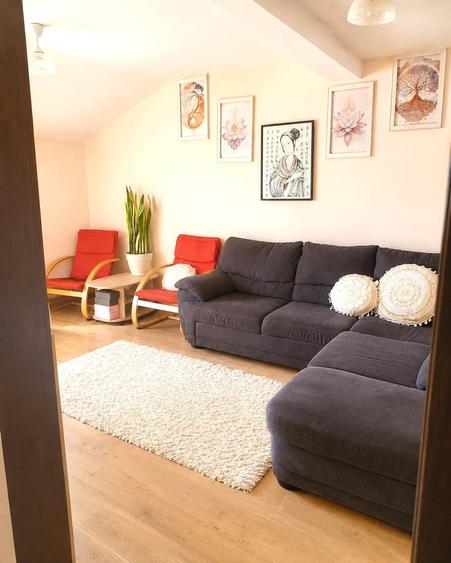 Apartament cu 3 camere decomandat în Valea Adâncă