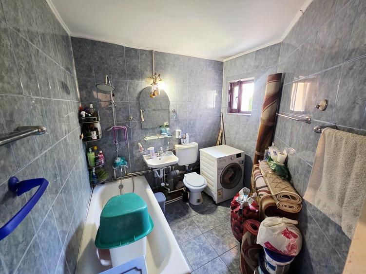Apartament cu 3 camere în Alexandru cel Bun