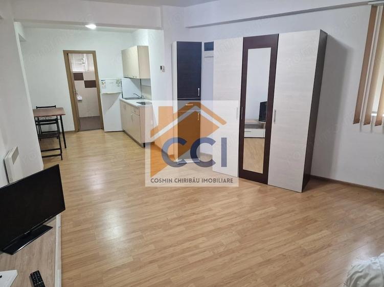 Garsonieră decomandată în Cornișa