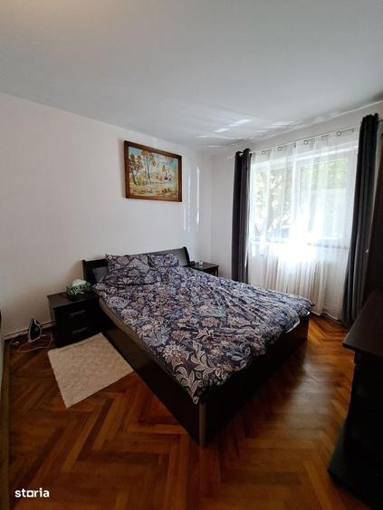 Apartament cu 3 camere semidecomandat în Central