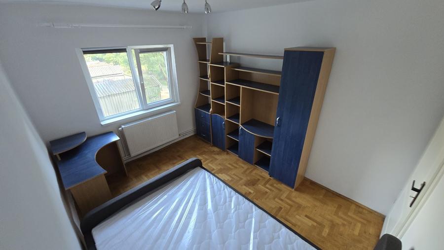 Apartament cu 2 camere decomandat în Girocului