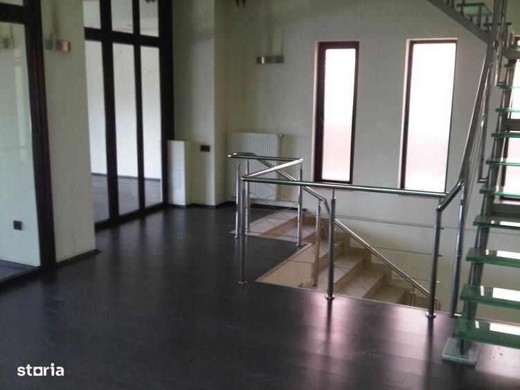 Apartament cu 4 camere în Arcul de Triumf