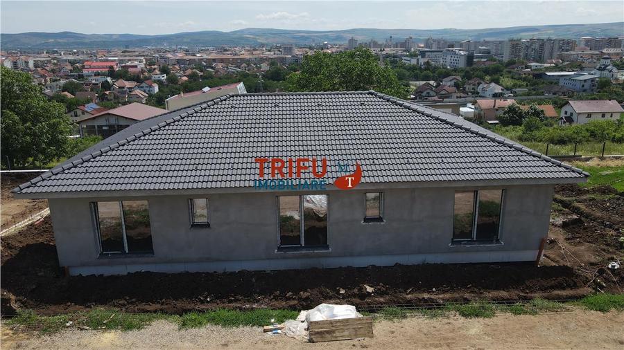 Casă individuală cu 4 camere cu Canalizare în Cetate