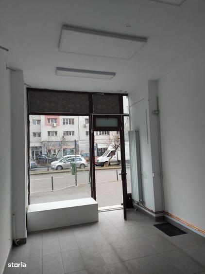 Spațiu comercial, de 35 mp, în Banu Manta