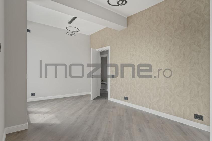 Casă cu 4 camere cu Teren 350 Mp în Ferme