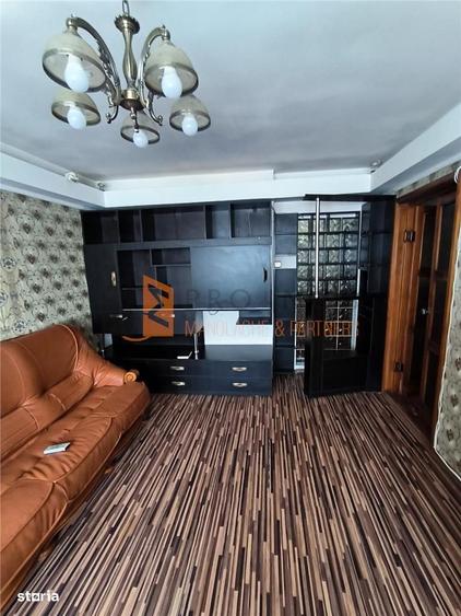 Apartament cu 3 camere decomandat, mobilat în Micro 3