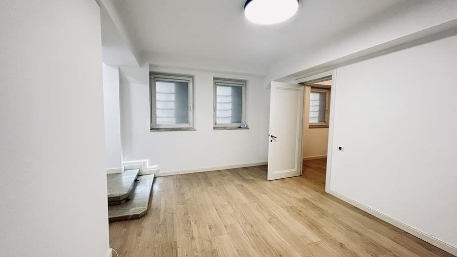 Apartament cu 3 camere în Calea Victoriei