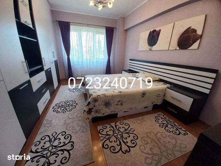 Apartament cu 3 camere semidecomandat în Berceni