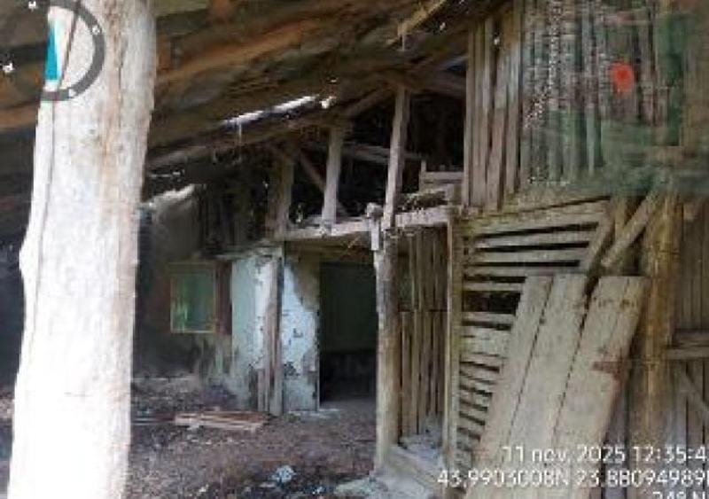 Casă cu 5 camere cu Teren 1403 Mp în Dobrești