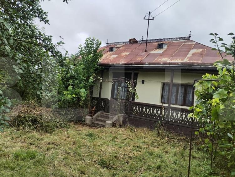 Casă individuală cu 2 camere cu Teren 2700 Mp în Dorohoi