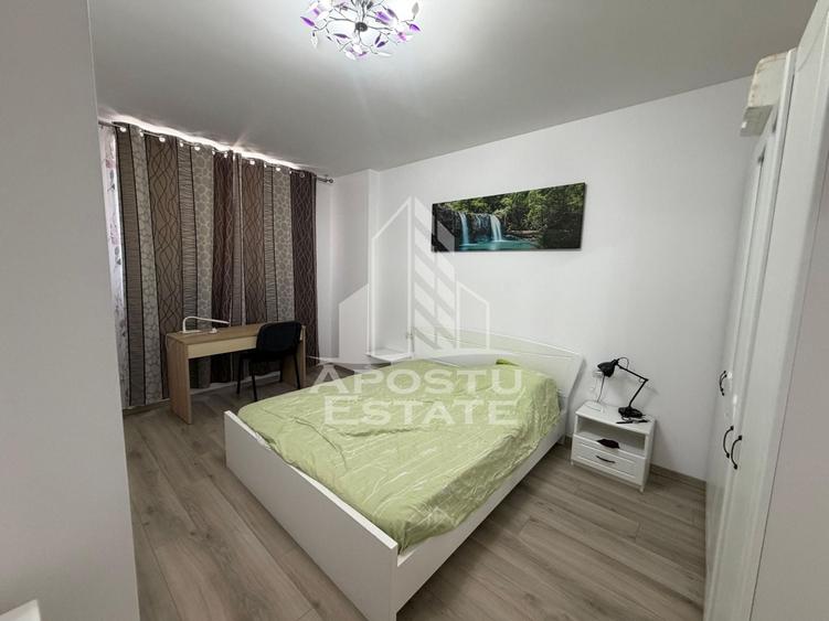 Apartament cu 3 camere semidecomandat în Take Ionescu