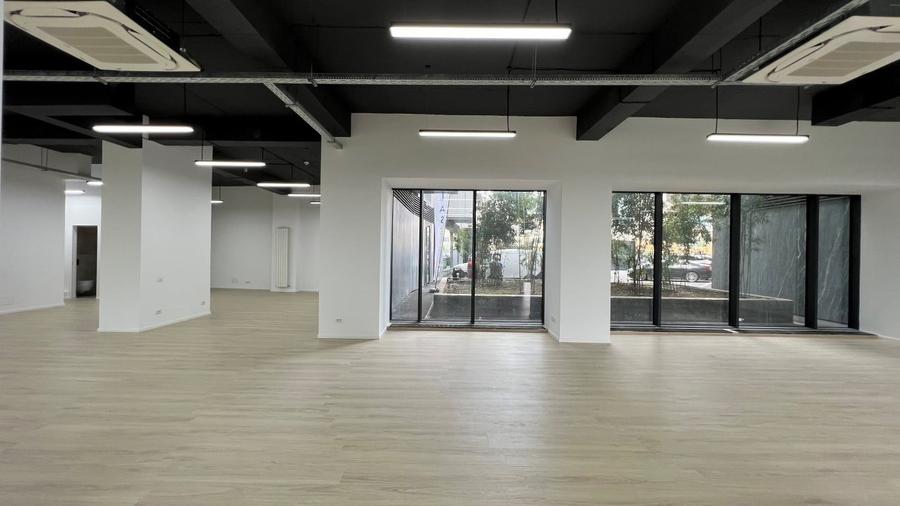 Spațiu comercial, de 270 mp, în Militari