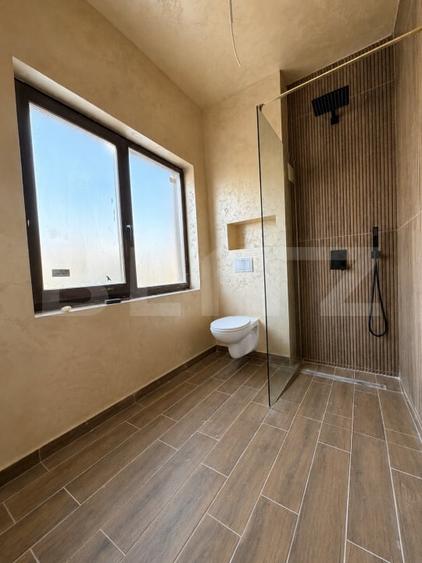 Duplex cu 4 camere cu Canalizare în Giroc