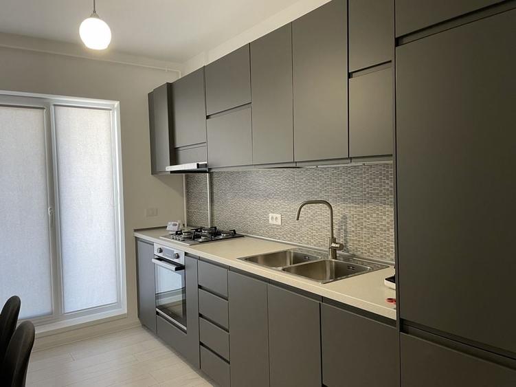 Apartament cu 2 camere decomandat în Titan