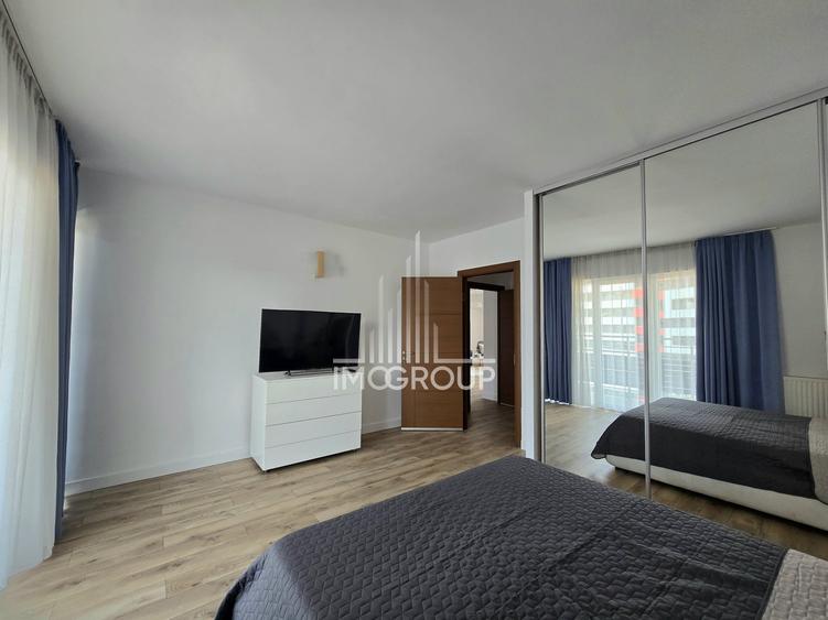 Apartament cu 5 camere semidecomandat, mobilat în Bună Ziua