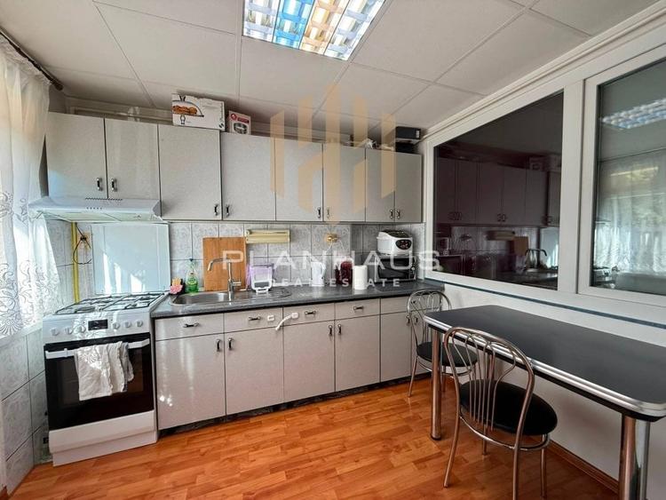 Apartament cu 3 camere decomandat în Traian