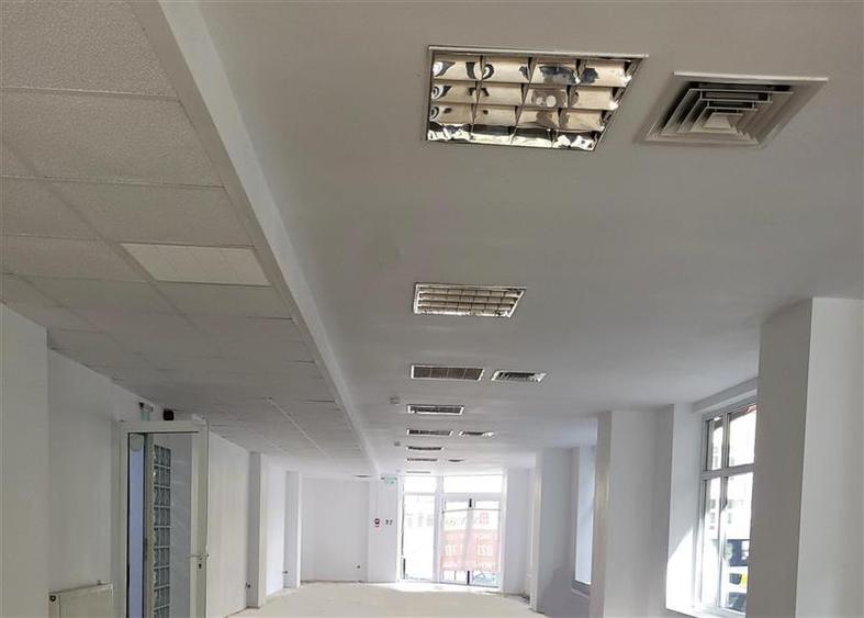 Birou, de 164 mp, în Central